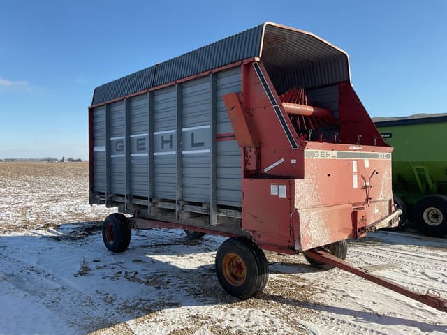 Image of Gehl 970 equipment image 1