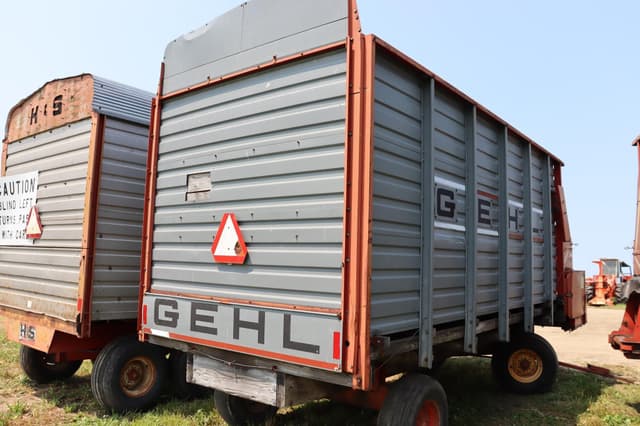 Image of Gehl 970 equipment image 4