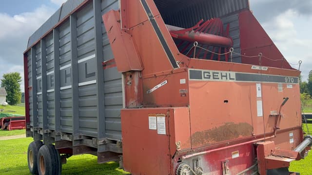Image of Gehl 970 equipment image 3