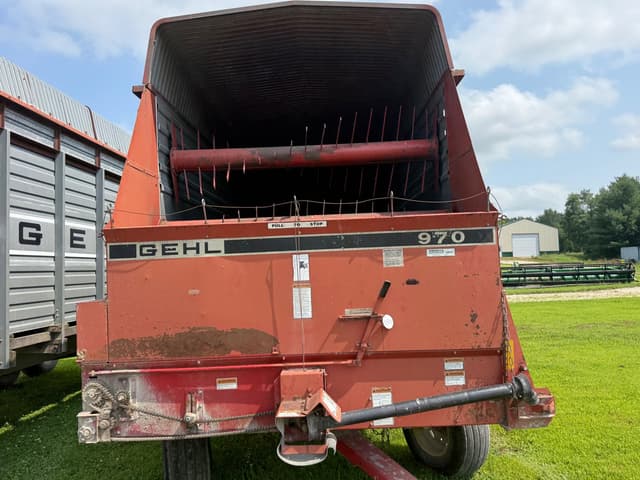 Image of Gehl 970 equipment image 1