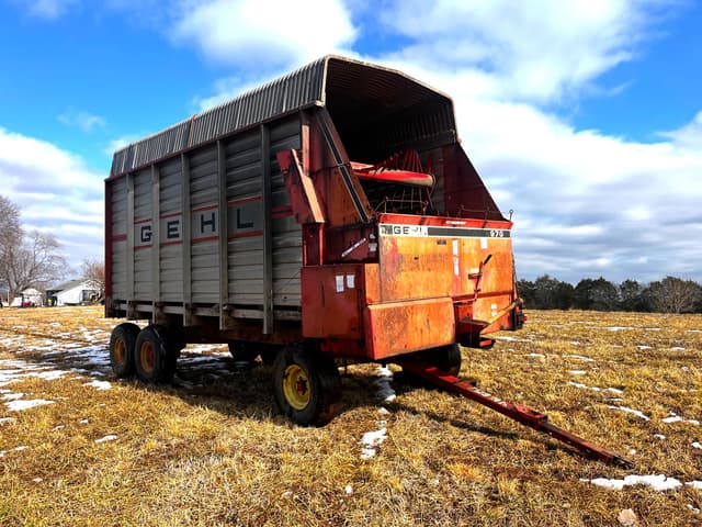 Image of Gehl 970 equipment image 3