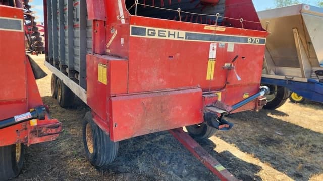 Image of Gehl 970 equipment image 4