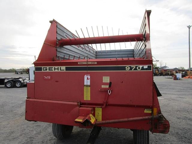 Image of Gehl 970 equipment image 1