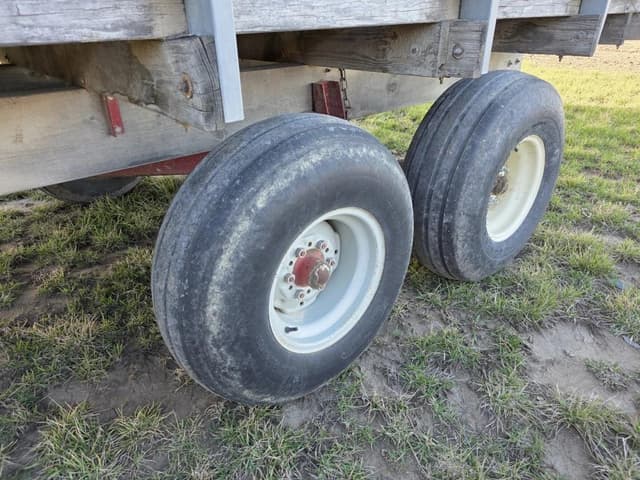 Image of Gehl 970 equipment image 2