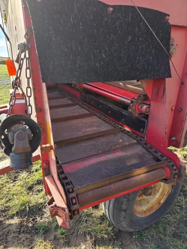 Image of Gehl 970 equipment image 1