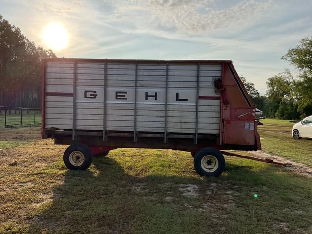Image of Gehl 970 equipment image 3