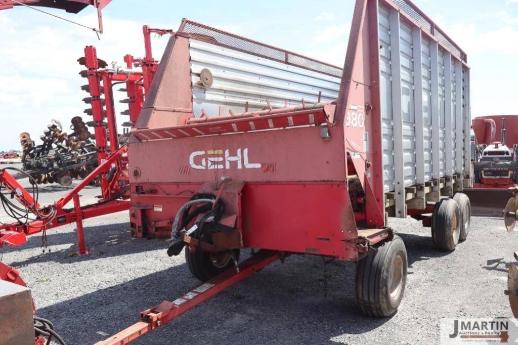 Gehl 980 Equipment Image0