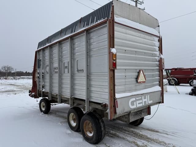 Image of Gehl 980 equipment image 4