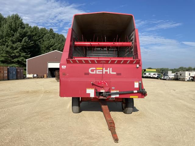 Image of Gehl BU980 equipment image 1