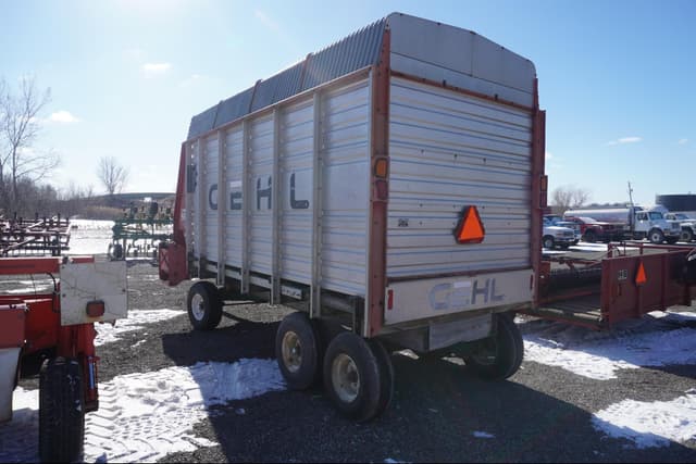 Image of Gehl 980 equipment image 3