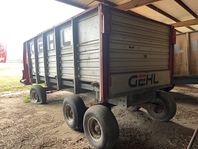 Image of Gehl 980 equipment image 4