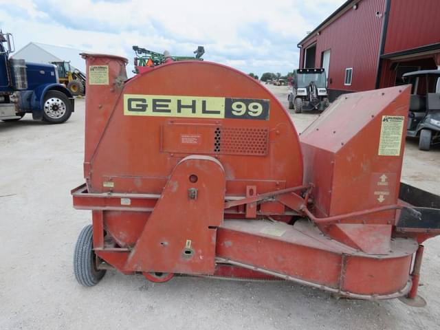 Image of Gehl 99 equipment image 4
