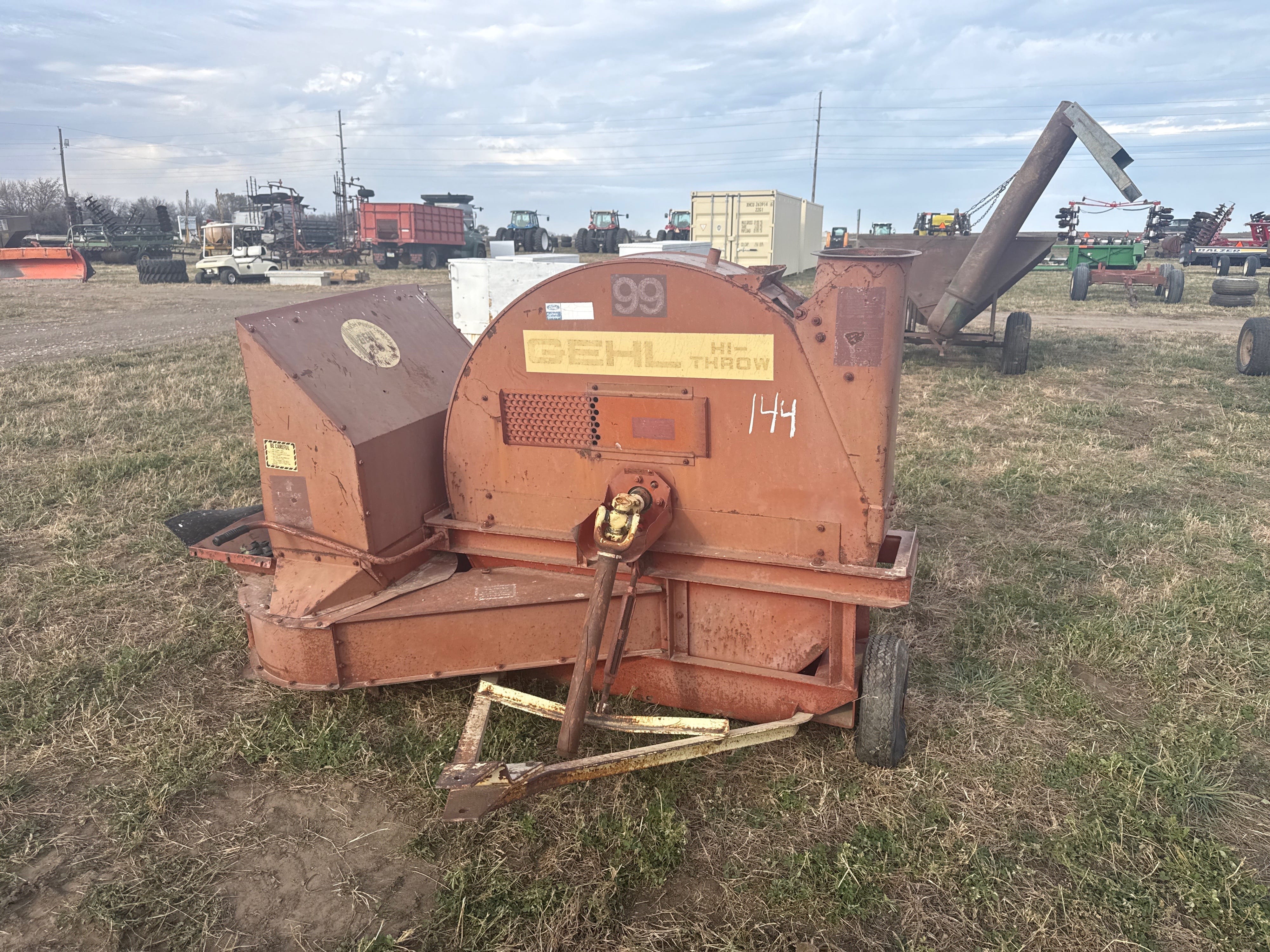 Gehl 99 Equipment Image0