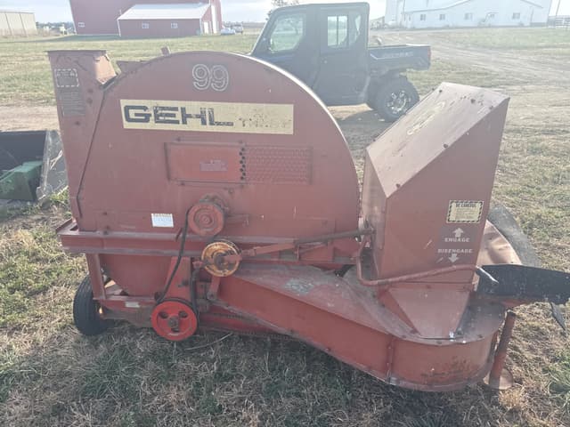 Image of Gehl 99 equipment image 3