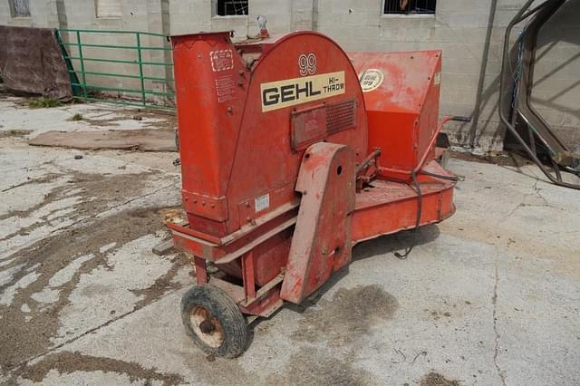 Image of Gehl 99 equipment image 4