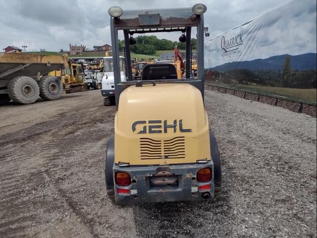 Image of Gehl AL540 equipment image 3