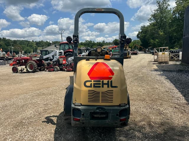 Image of Gehl AL540 equipment image 4