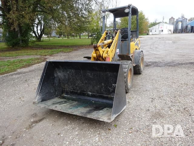 Image of Gehl AL540 equipment image 2