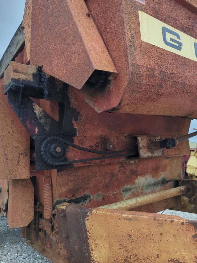 Image of Gehl BF130 equipment image 3