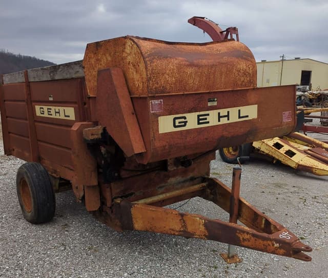 Image of Gehl BF130 equipment image 2