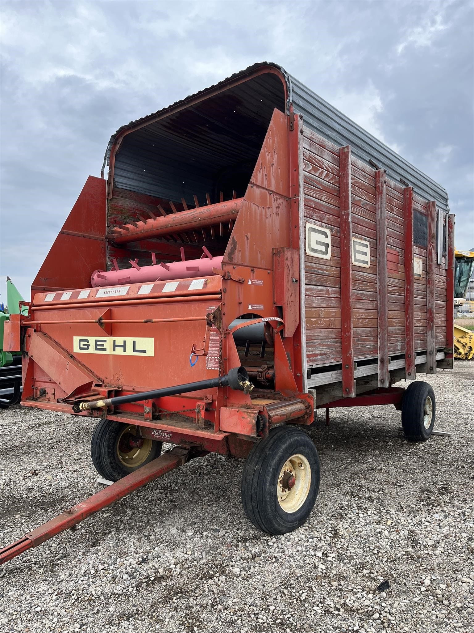 Main image Gehl BU910