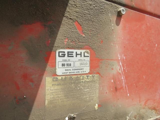 Image of Gehl BU910 equipment image 1