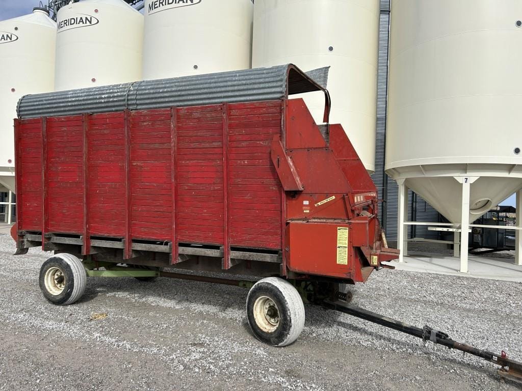 Gehl BU940 Equipment Image0