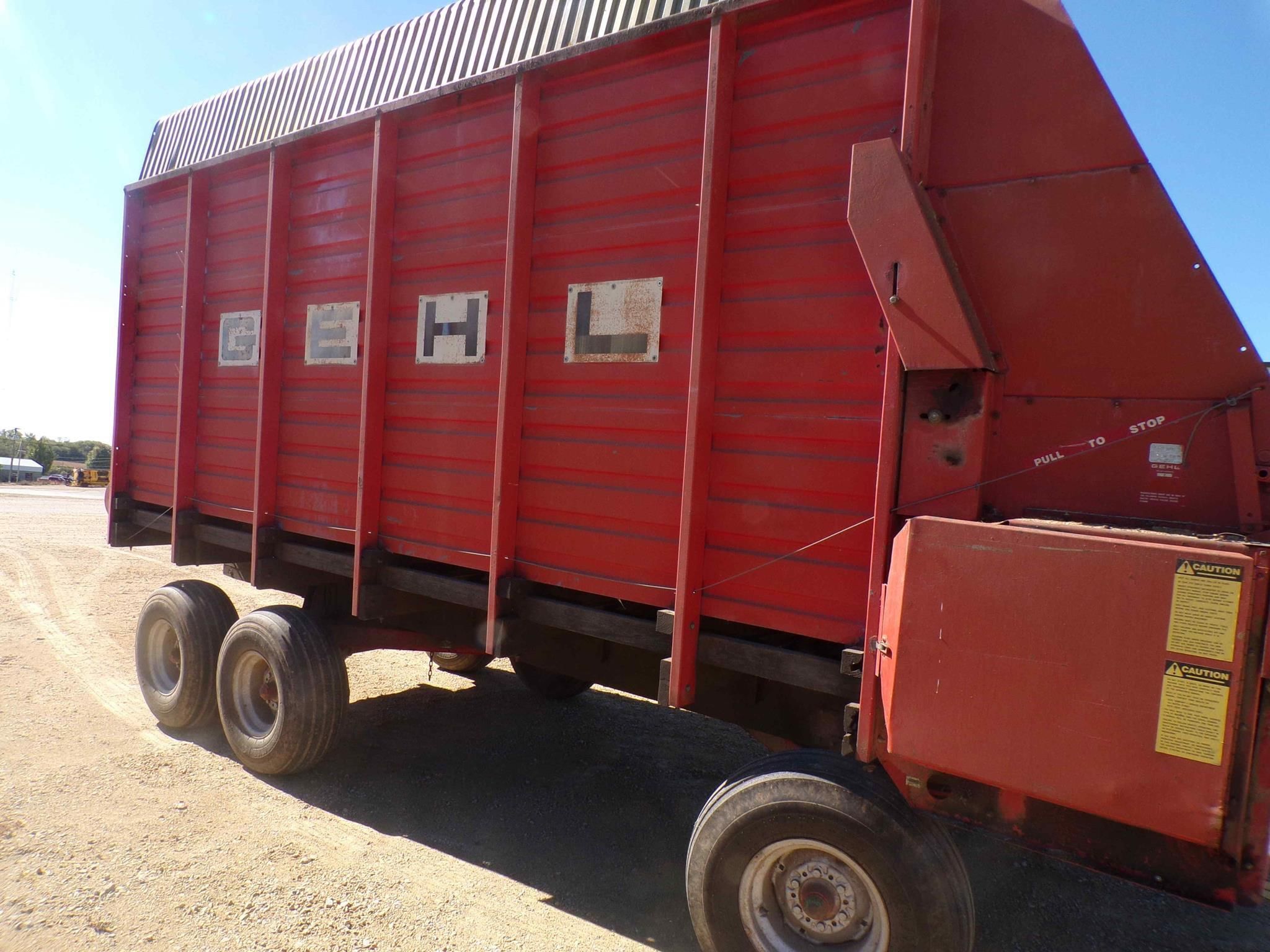 Gehl 960 Equipment Image0