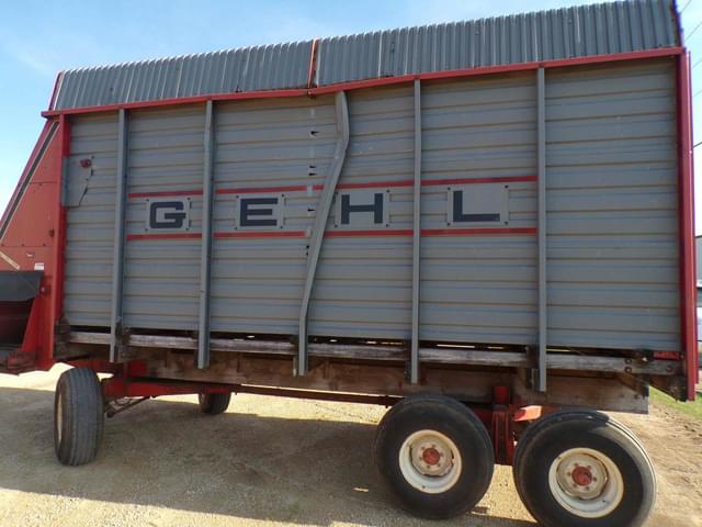 Image of Gehl BU970 equipment image 3