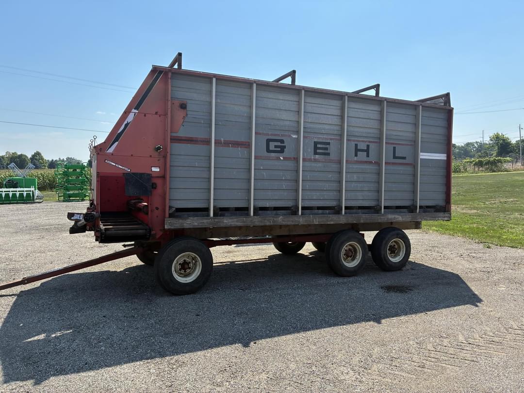 Image of Gehl BU970 Primary image