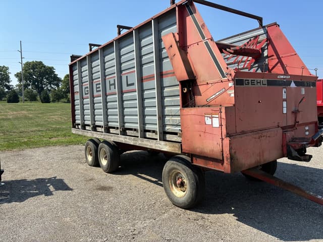 Image of Gehl BU970 equipment image 2