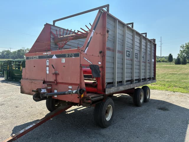 Image of Gehl BU970 equipment image 1