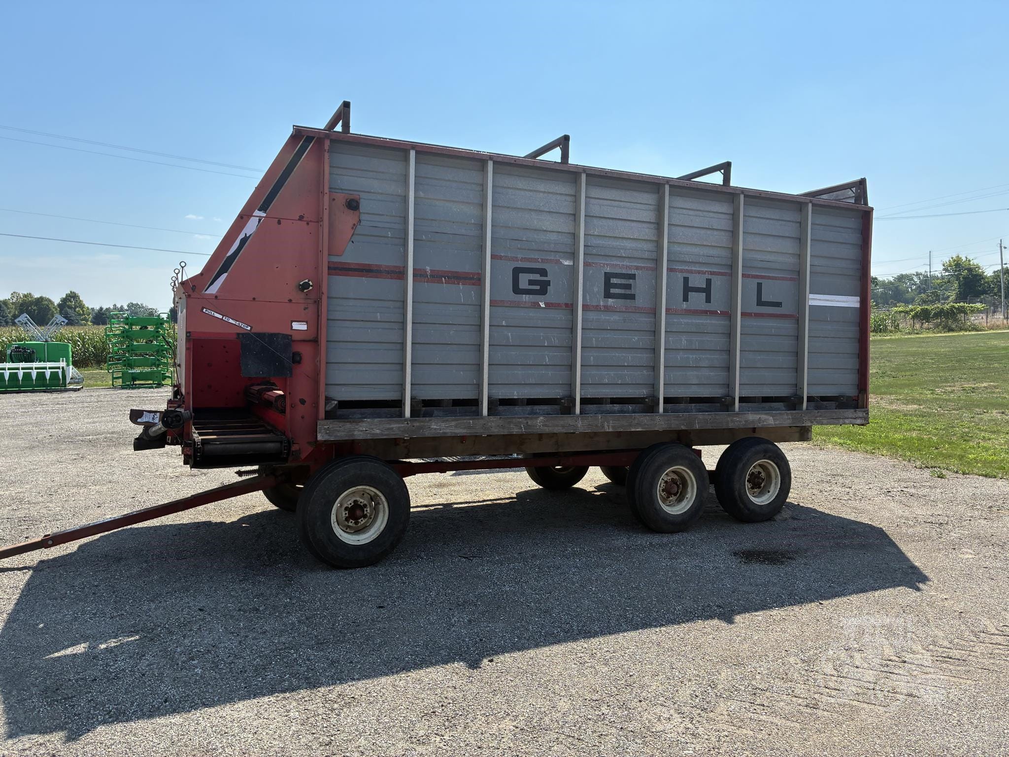 Gehl BU970 Equipment Image0