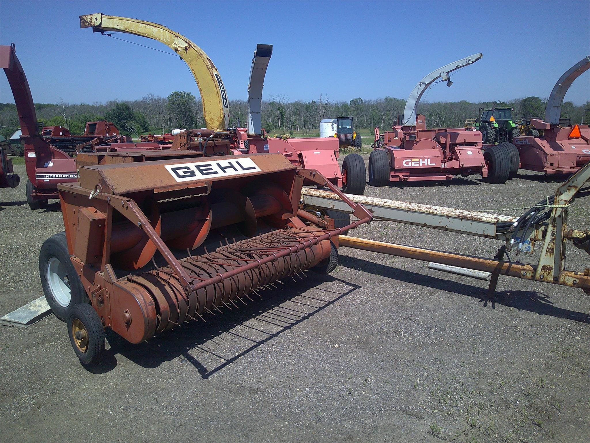 Gehl CB1200 Equipment Image0