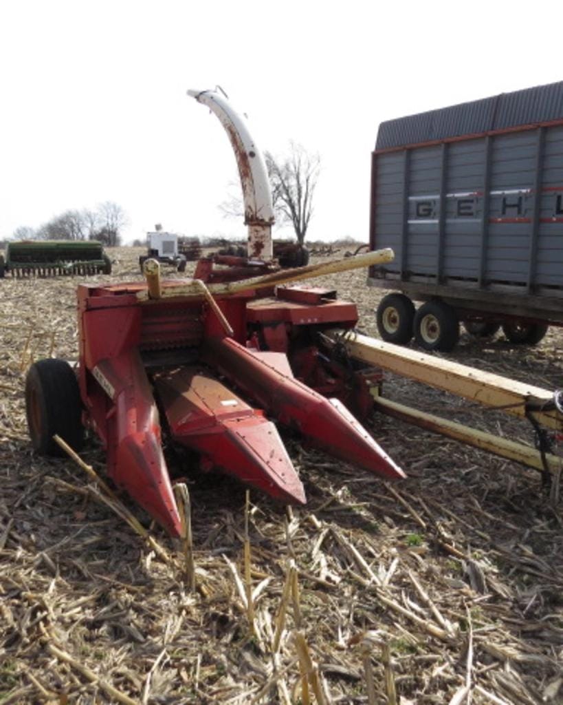 Main image Gehl 1200