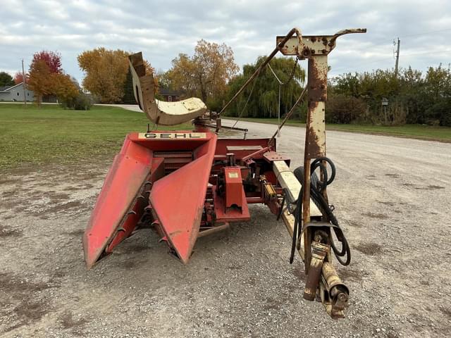 Image of Gehl CB400 equipment image 2