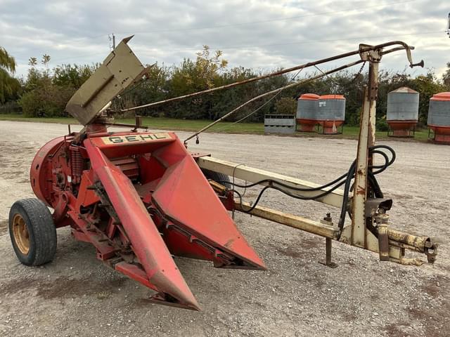 Image of Gehl CB400 equipment image 3