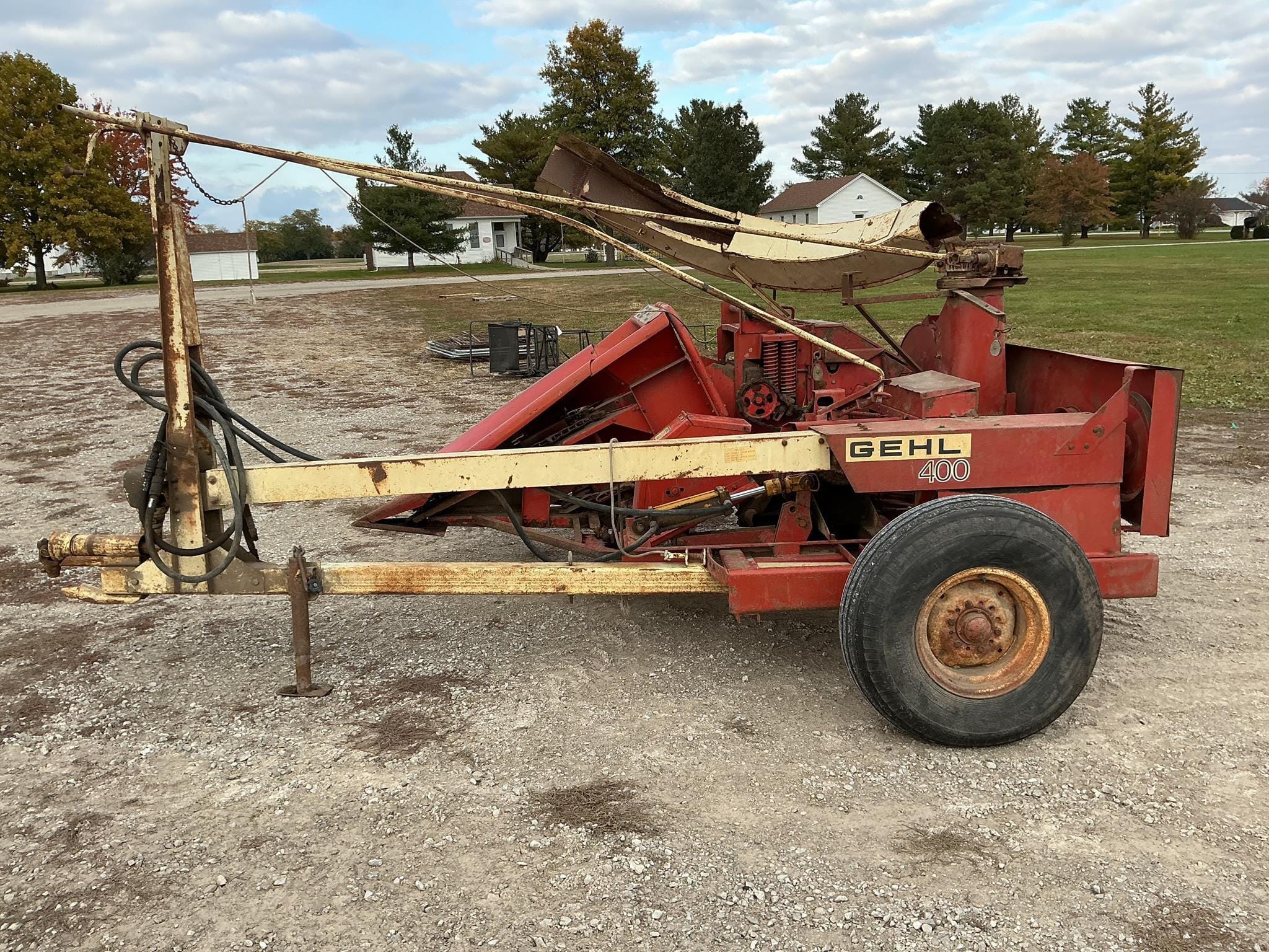 Gehl CB400 Equipment Image0