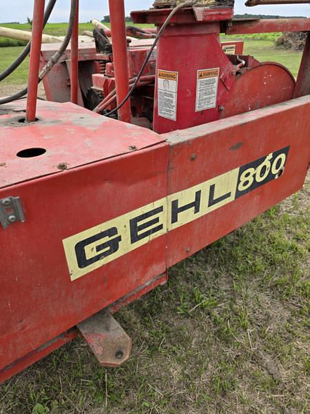 Image of Gehl CB800 equipment image 2
