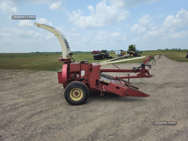 Image of Gehl CB860 equipment image 2