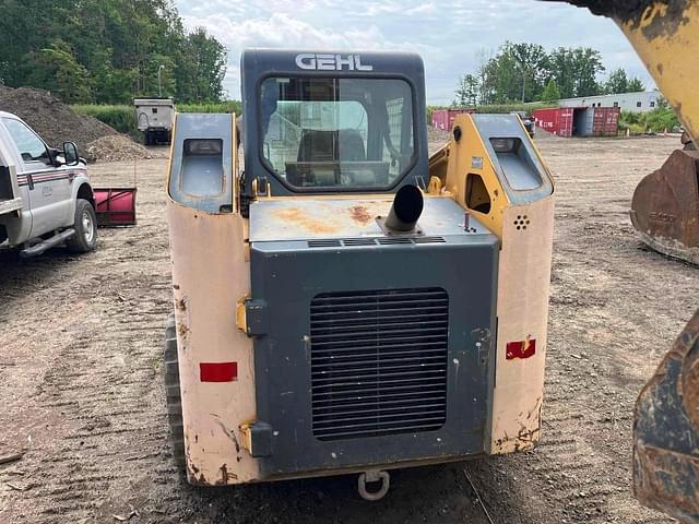 Image of Gehl CTL70 equipment image 3
