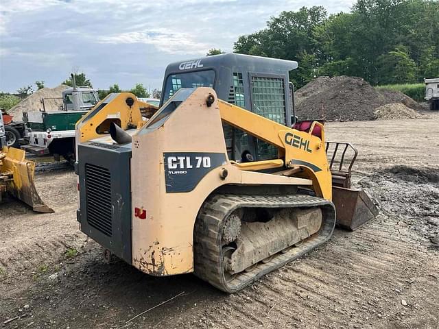 Image of Gehl CTL70 equipment image 4