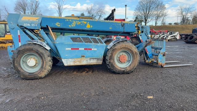 Image of Gehl DL10H equipment image 3