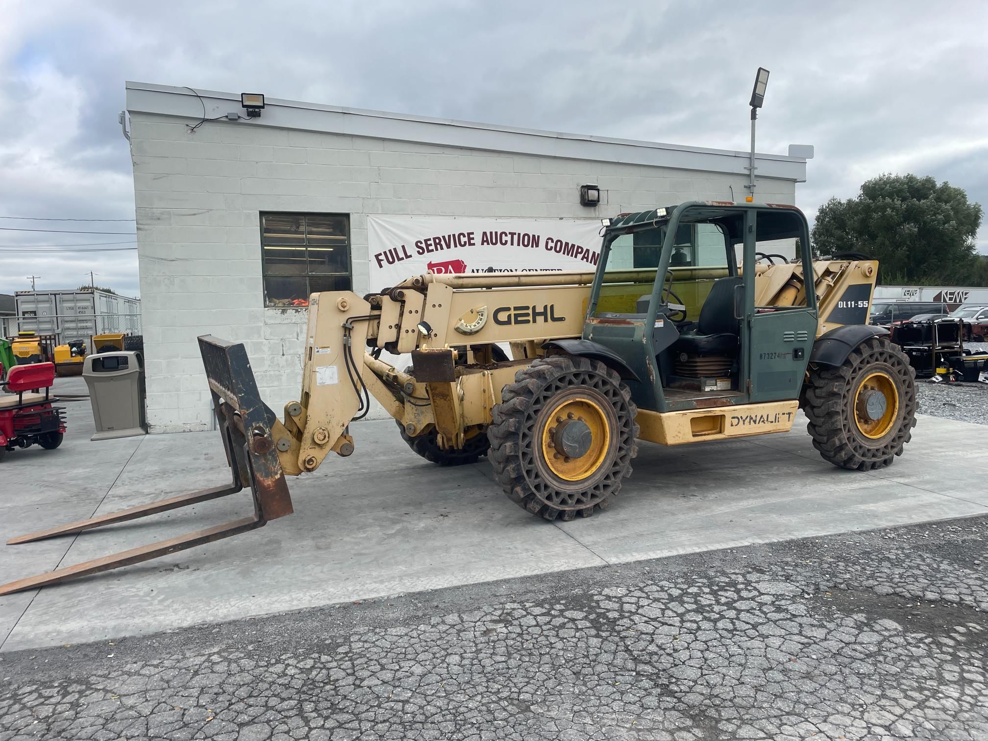 Gehl DL11-55 Equipment Image0