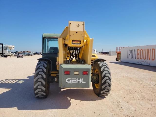Image of Gehl DL12H40 equipment image 3