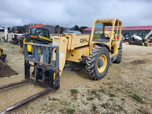 Image of Gehl DL6L42 equipment image 2