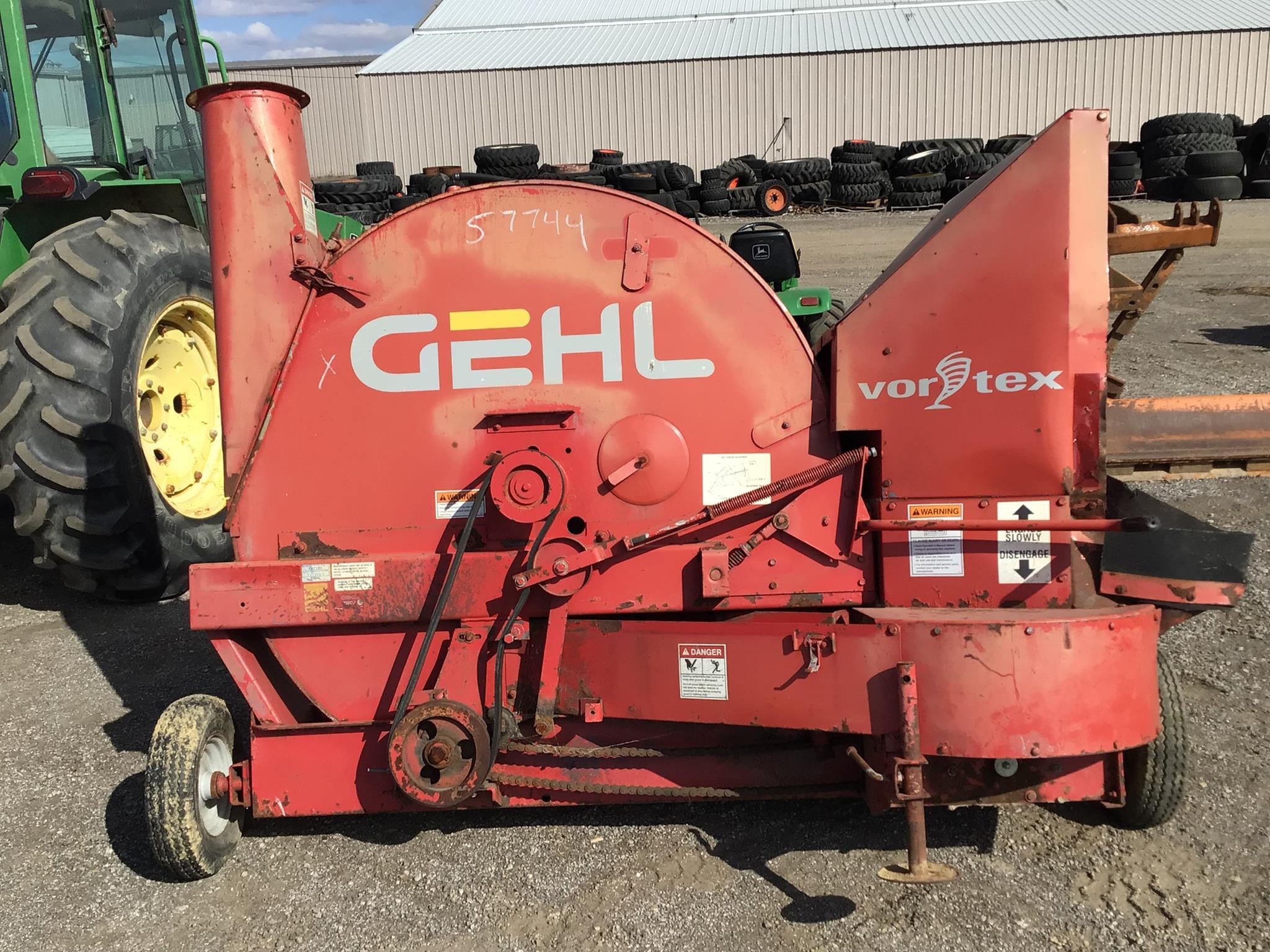 Gehl 1580 Equipment Image0