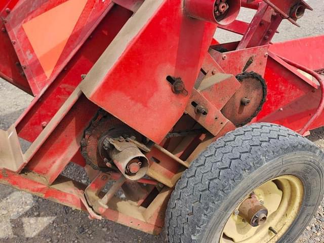 Image of Gehl FB85 equipment image 4