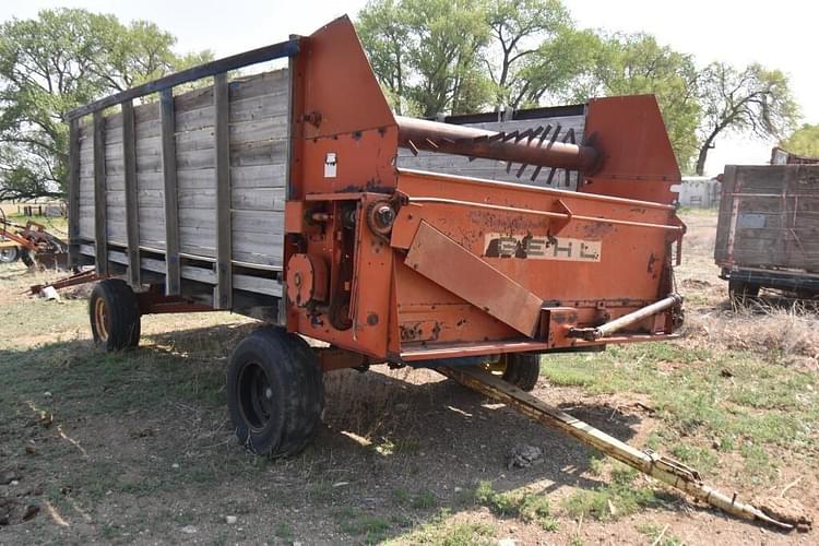 Gehl BU910 Equipment Image0