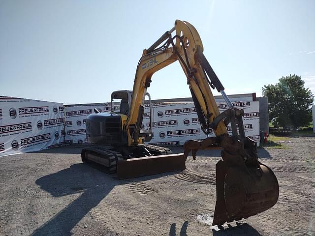 Image of Gehl G8003 equipment image 2
